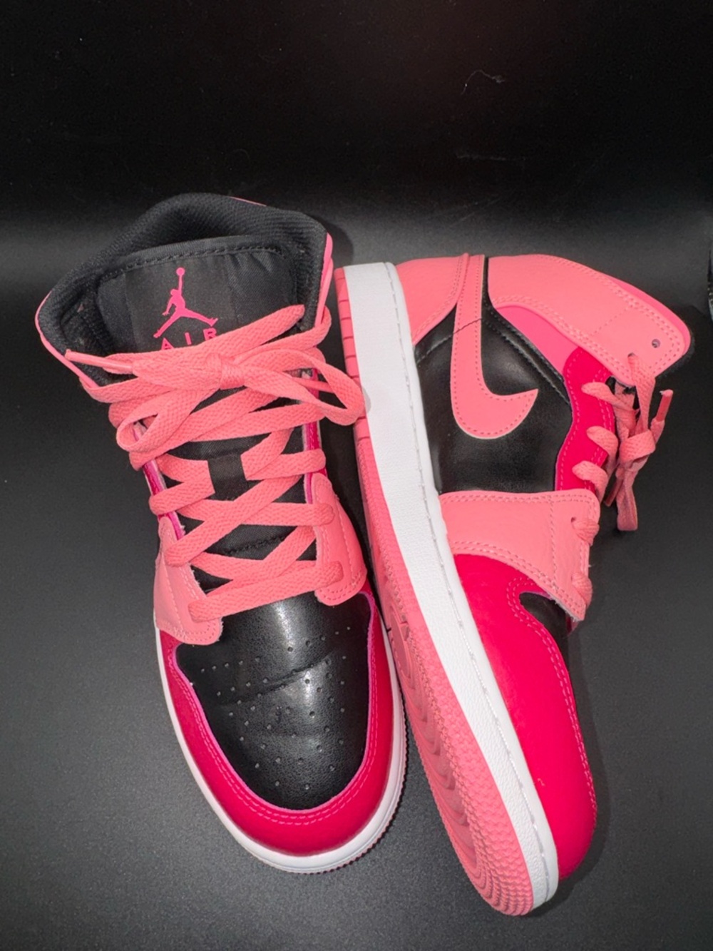 Air Jordan 1 Mid GS Pink Black 554725-662 Women 8 Hot Pink Barbie vibe high tops